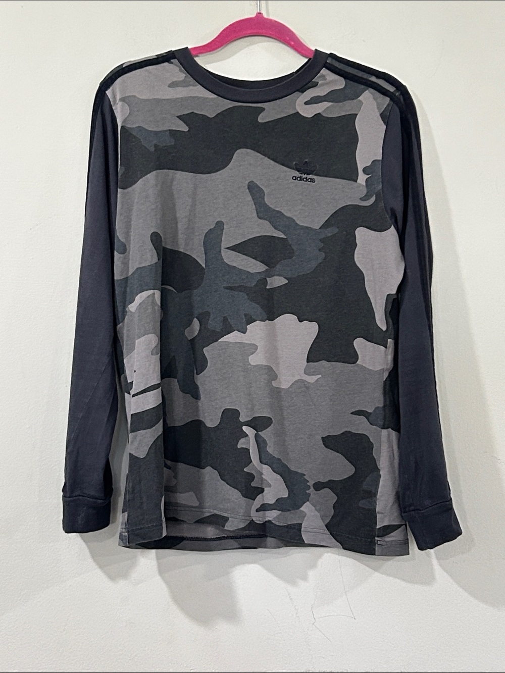 adidas Men’s Long-Sleeve Black & Gray Camo Crew Shirt